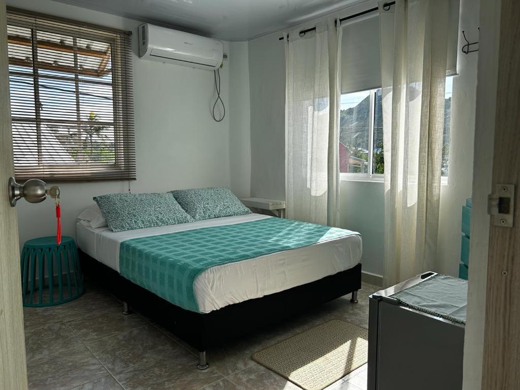 Hotel Miss Francias Home Santa Catalina Island Екстериор снимка