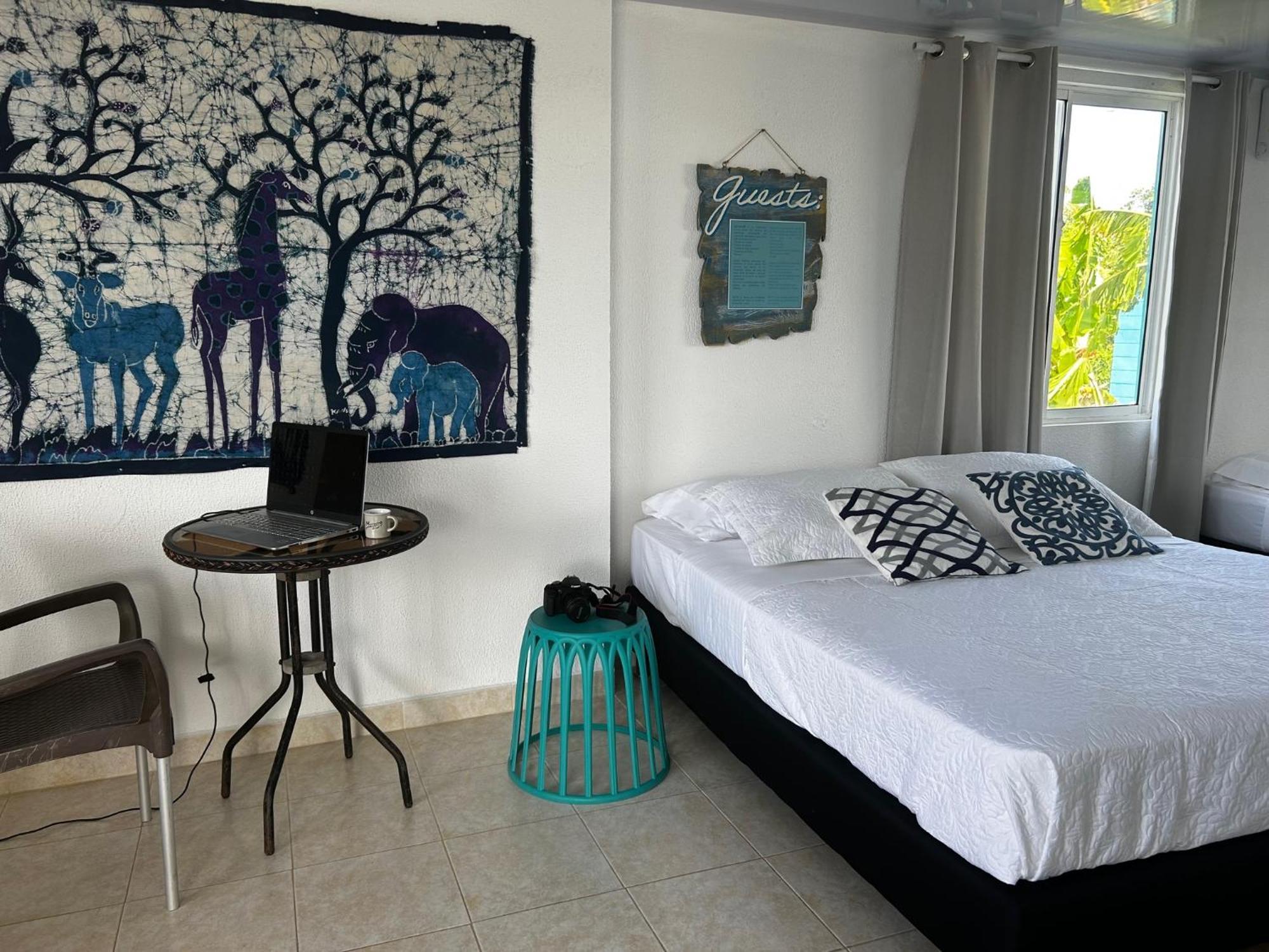 Hotel Miss Francias Home Santa Catalina Island Екстериор снимка