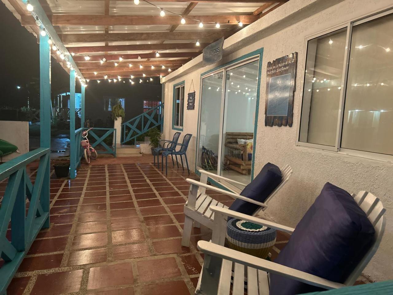 Hotel Miss Francias Home Santa Catalina Island Екстериор снимка